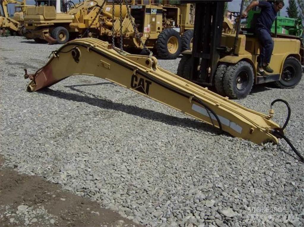 CAT 212 Chassis e suspensões