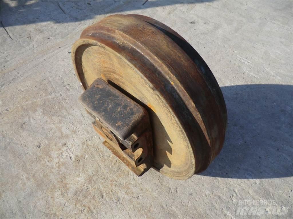 CAT 231D Rastos, correntes e material rodante