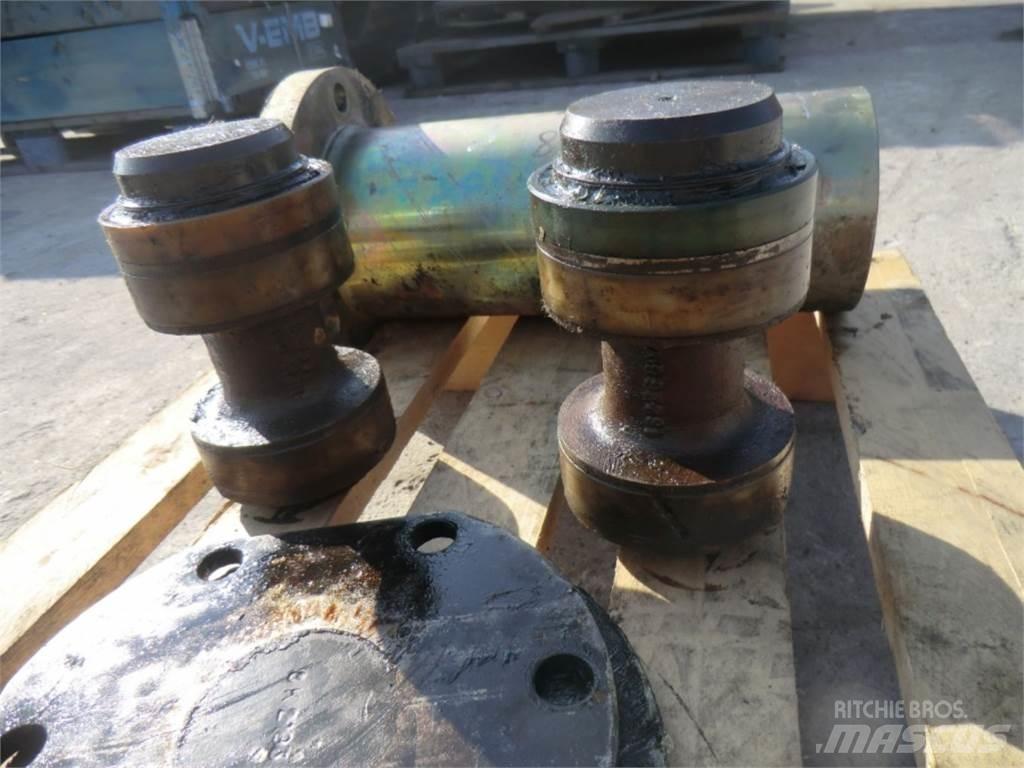 CAT 231D Rastos, correntes e material rodante