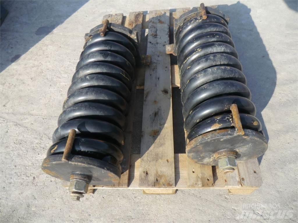 CAT 231D Rastos, correntes e material rodante