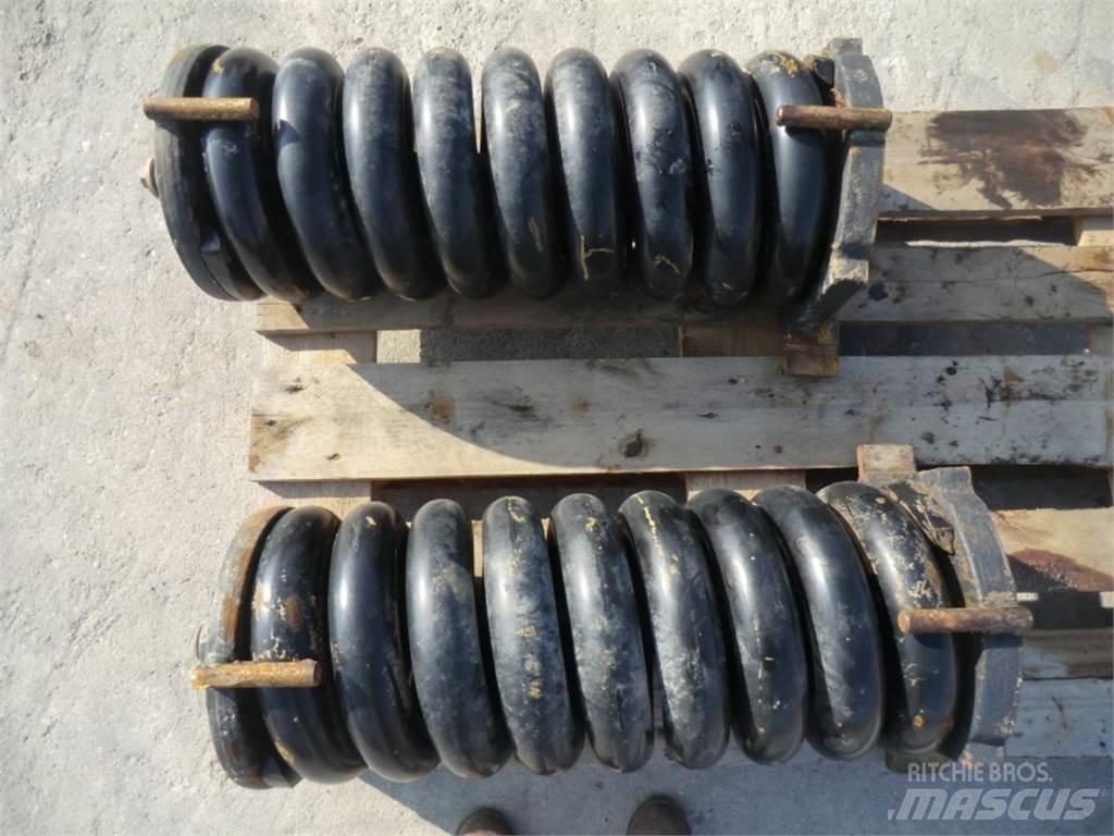 CAT 231D Rastos, correntes e material rodante