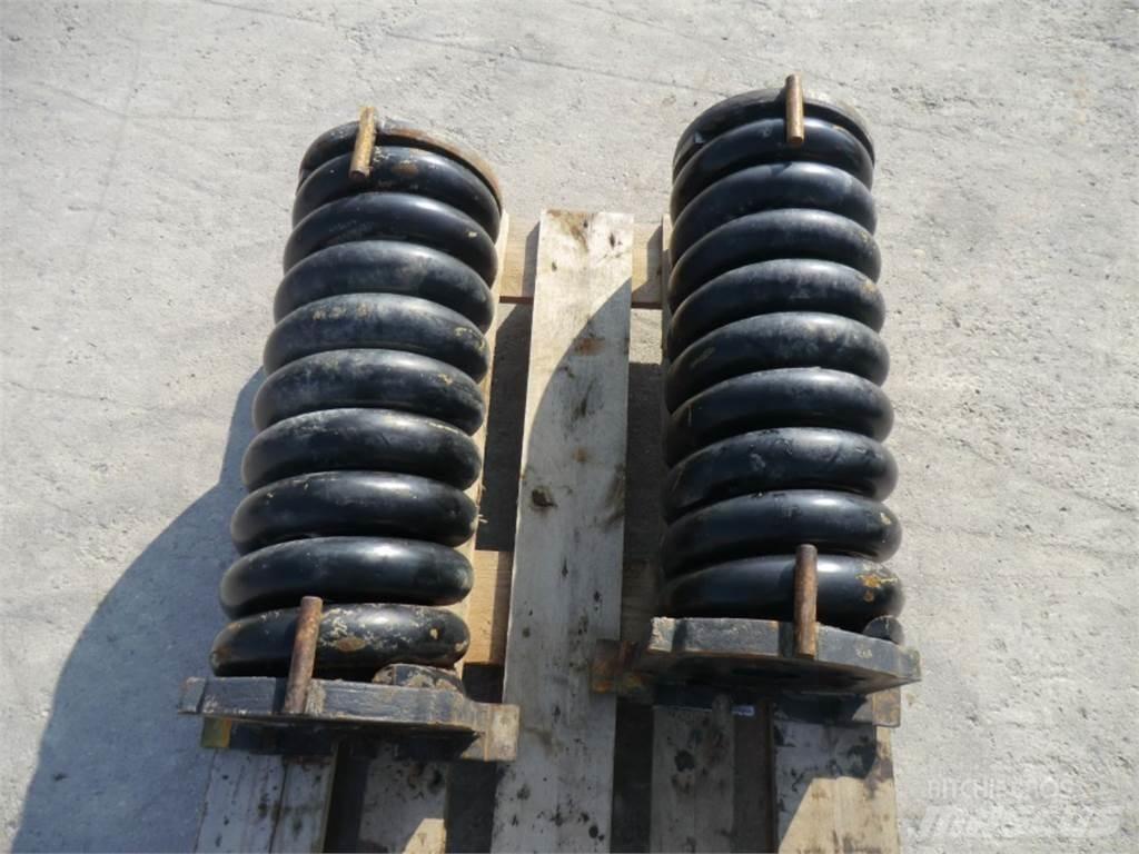 CAT 231D Rastos, correntes e material rodante