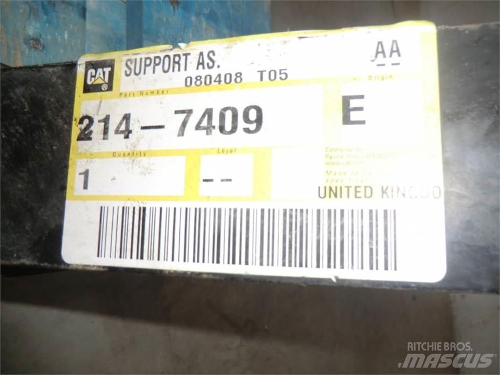 CAT 735 Chassis e suspensões