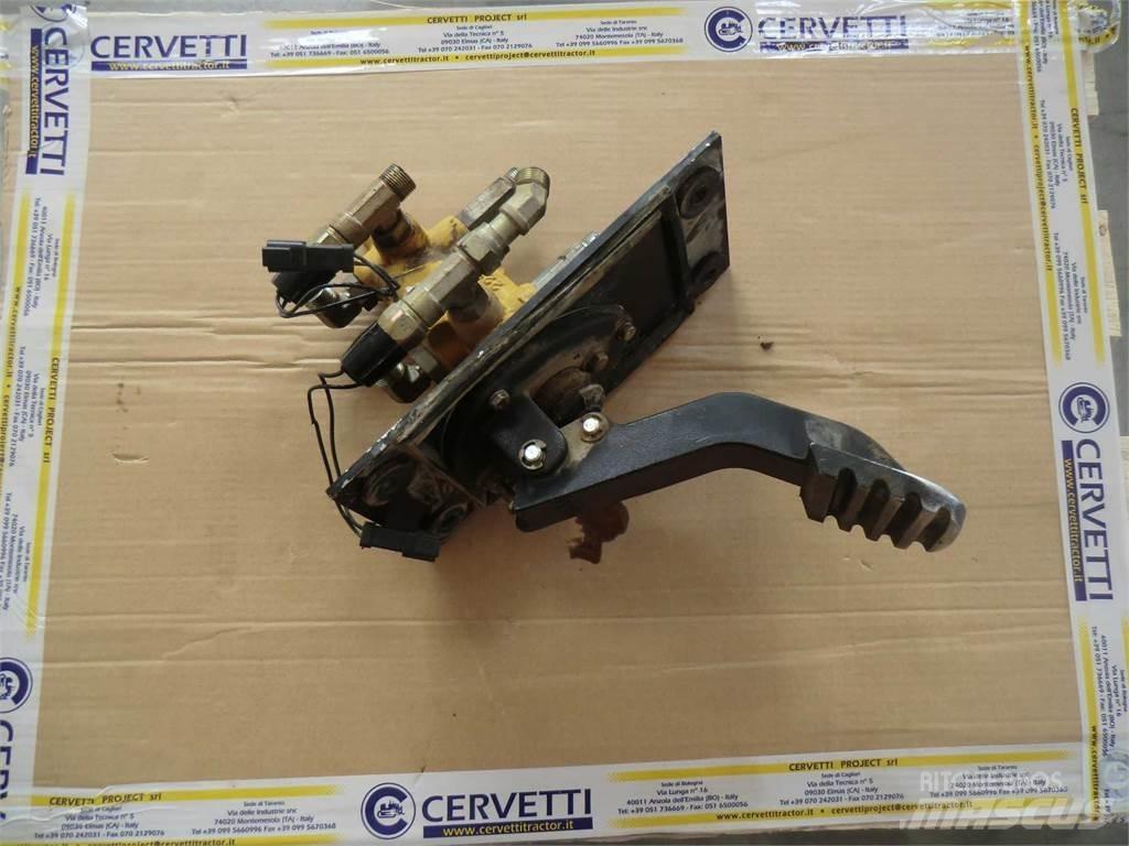 CAT 735 Construção - Outros
