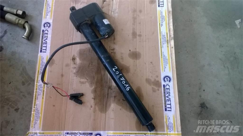 CAT 735 Construção - Outros
