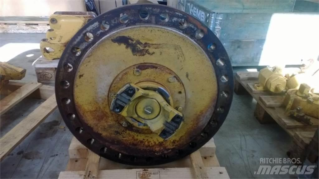 CAT 735 Chassis e suspensões
