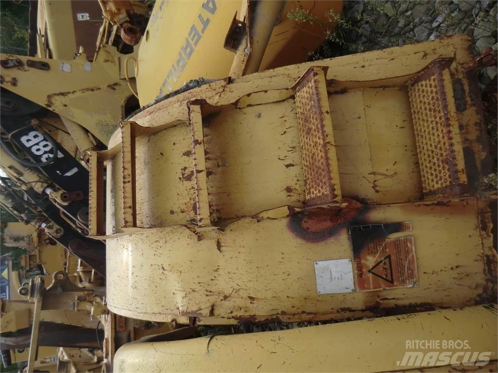 CAT 735 Chassis e suspensões