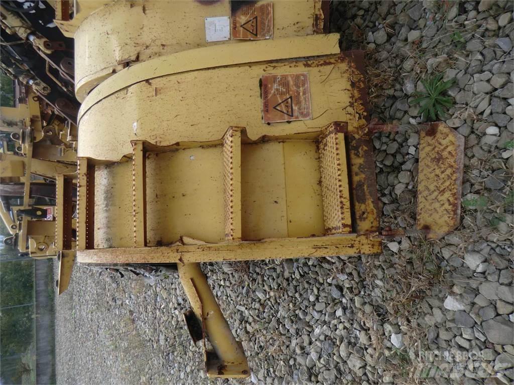 CAT 735 Chassis e suspensões