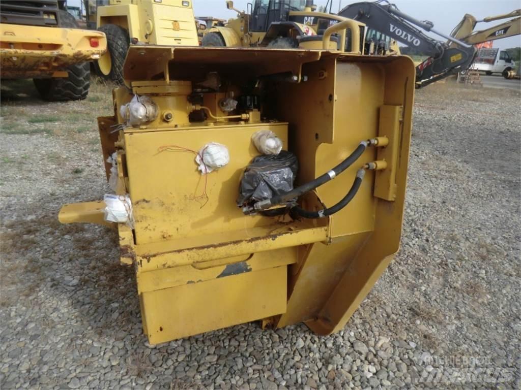 CAT 735 Chassis e suspensões