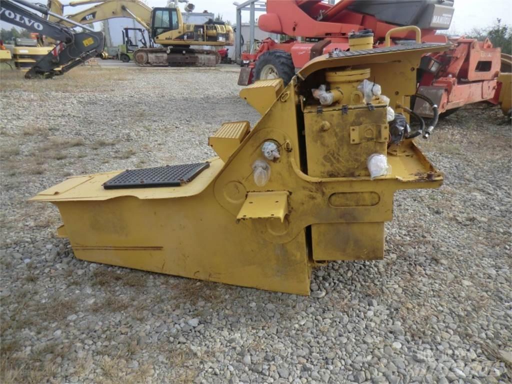 CAT 735 Chassis e suspensões