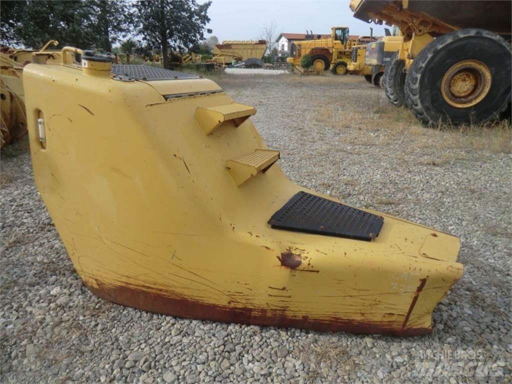 CAT 735 Chassis e suspensões