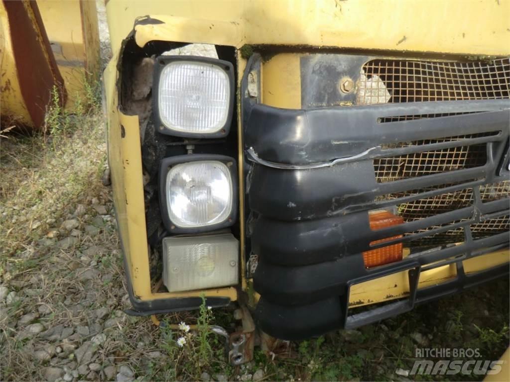 CAT 735 Chassis e suspensões