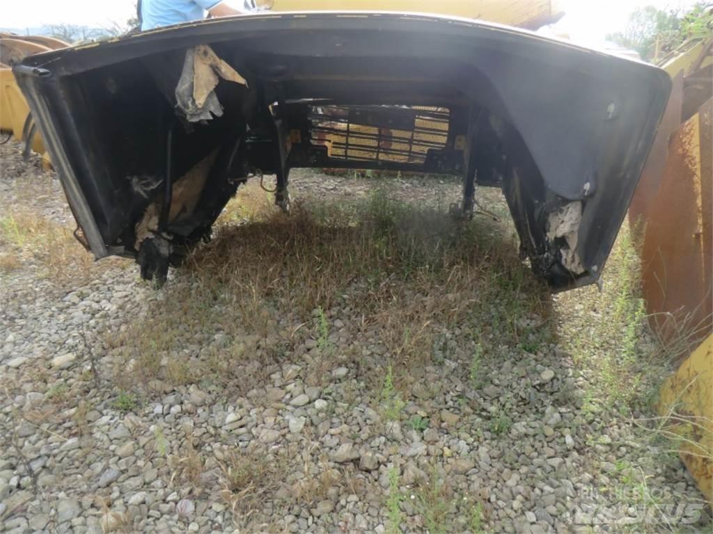 CAT 735 Chassis e suspensões