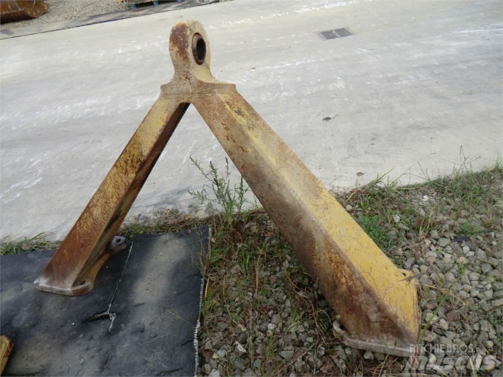CAT 735 Chassis e suspensões