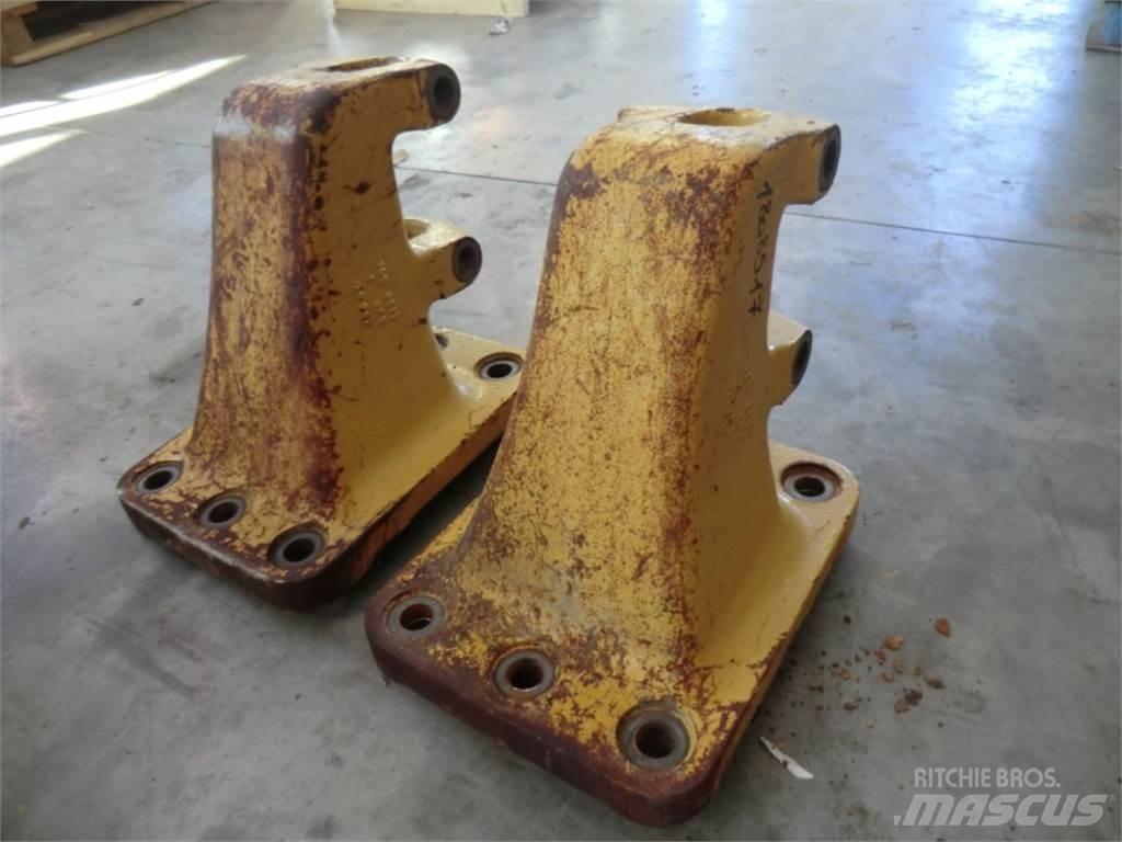 CAT 735 Chassis e suspensões