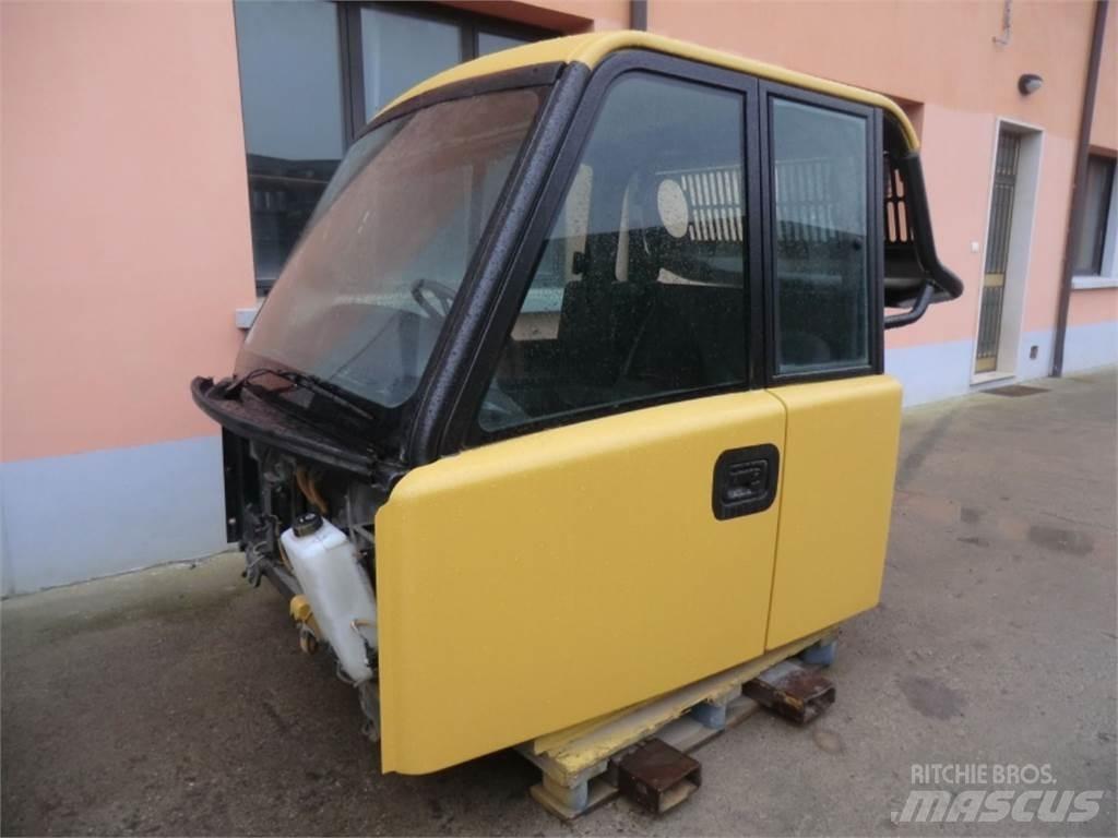 CAT 735 Chassis e suspensões