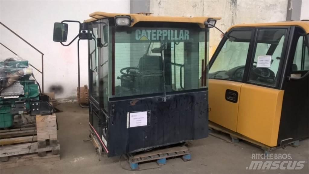 CAT 928G Chassis e suspensões