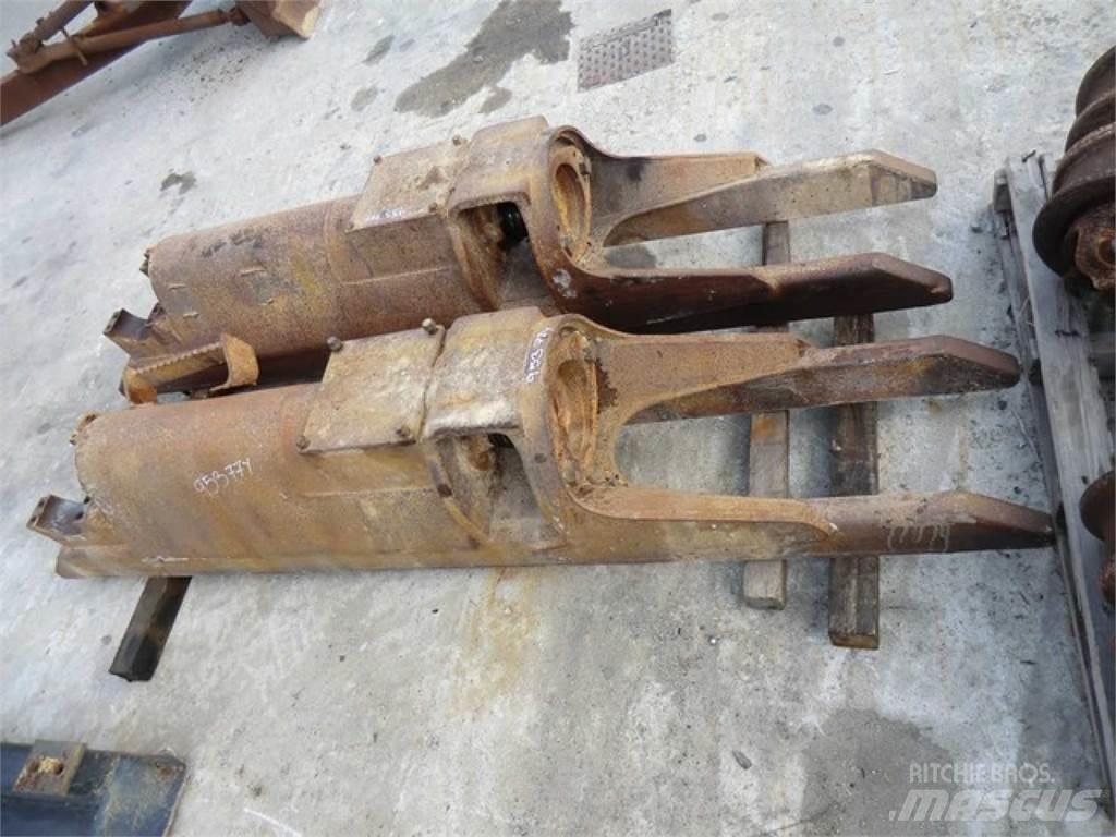 CAT 953 Rastos, correntes e material rodante