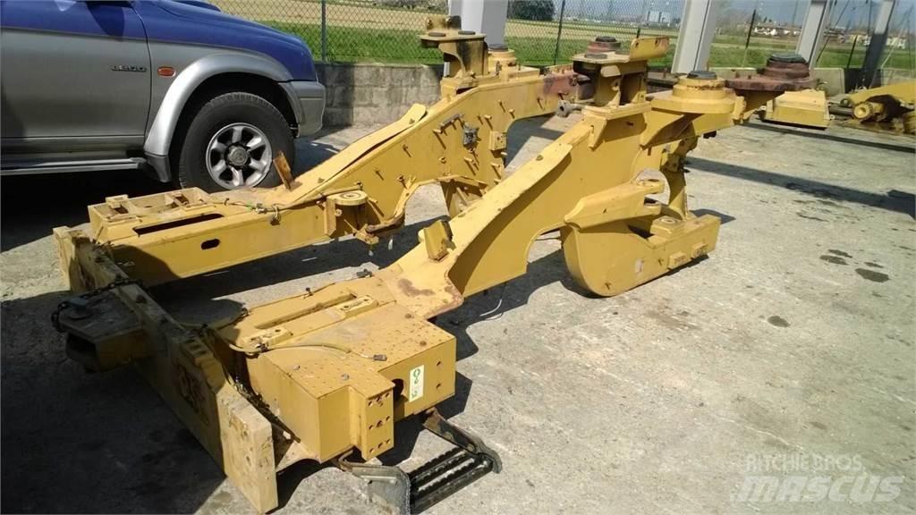 CAT 962H Chassis e suspensões