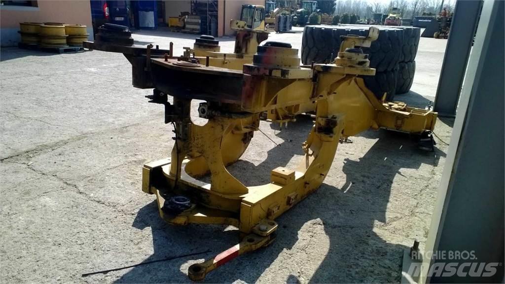 CAT 962H Chassis e suspensões