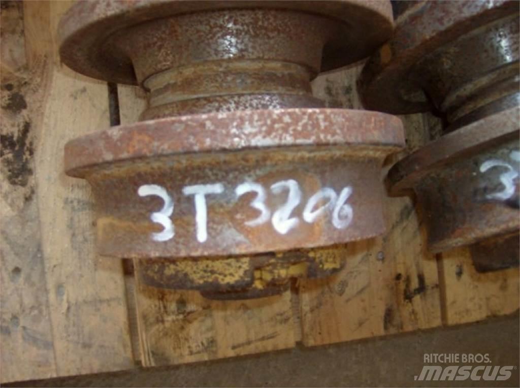CAT 963 Rastos, correntes e material rodante