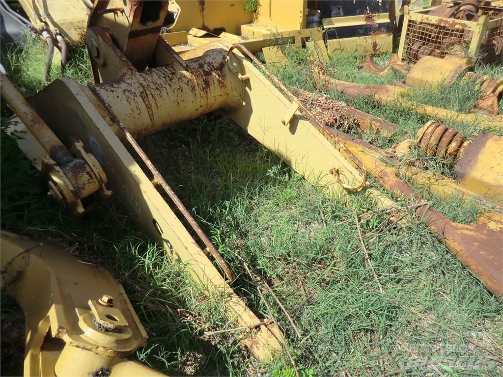 CAT 963 Chassis e suspensões