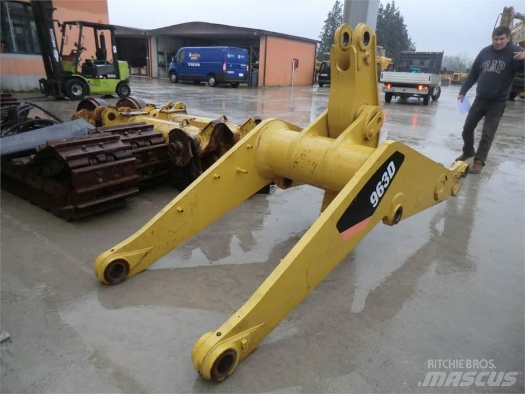CAT 963D Chassis e suspensões