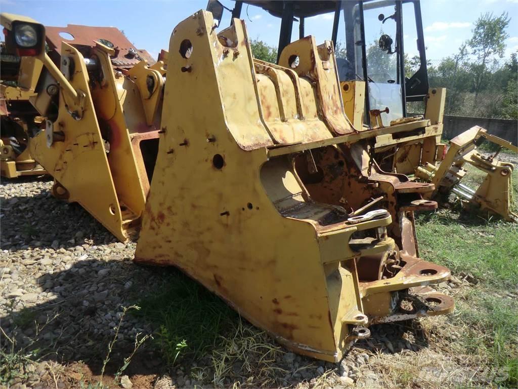 CAT 963D Chassis e suspensões
