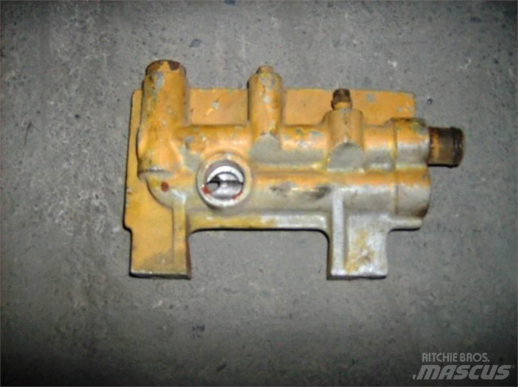 CAT 988 Chassis e suspensões