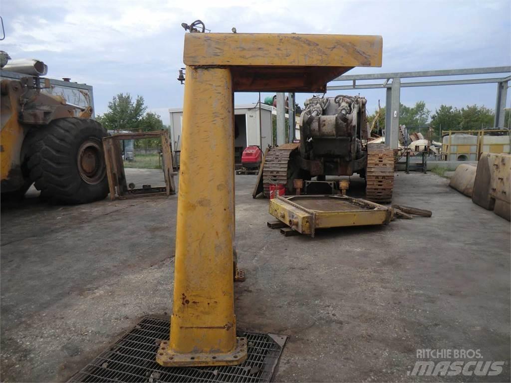 CAT 988B Chassis e suspensões