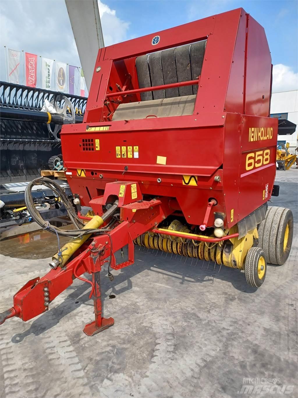 New Holland 658 Enfardadeira de rolos