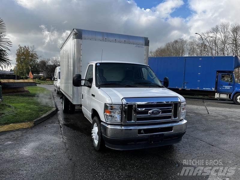 Ford Econoline Carrinhas de caixa fechada