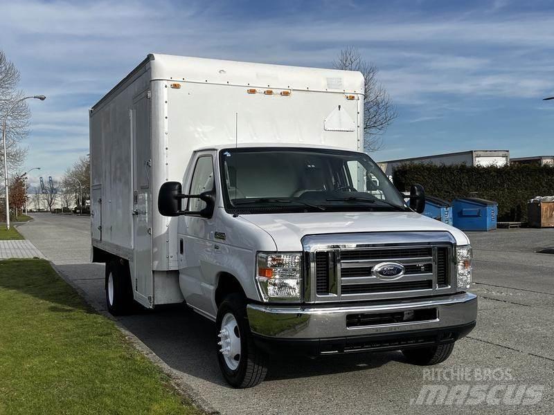 Ford Econoline Carrinhas de caixa fechada