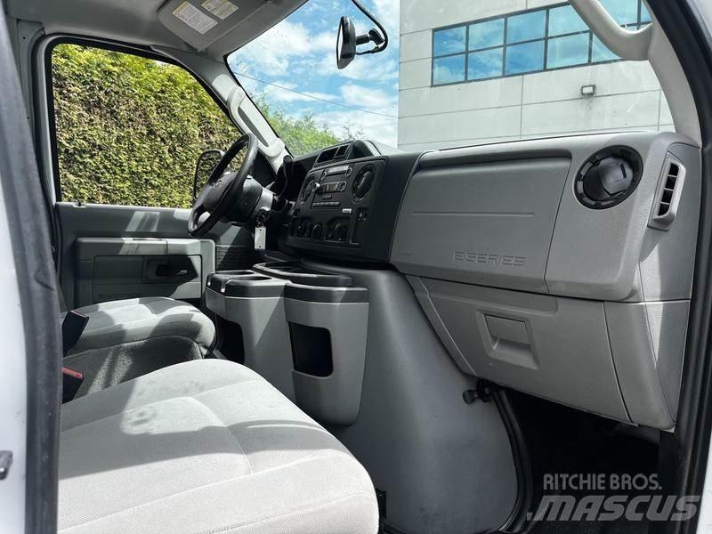 Ford Econoline Carrinhas de caixa fechada