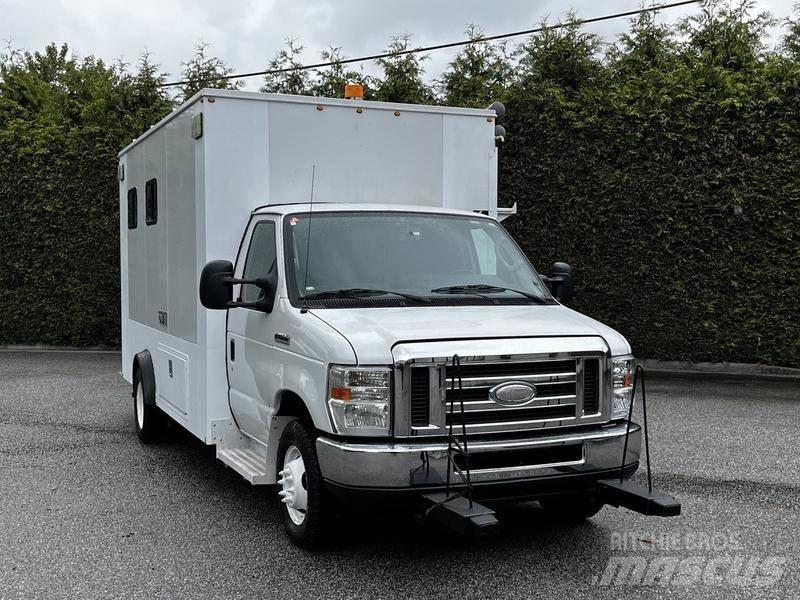 Ford Econoline Carrinhas de caixa fechada