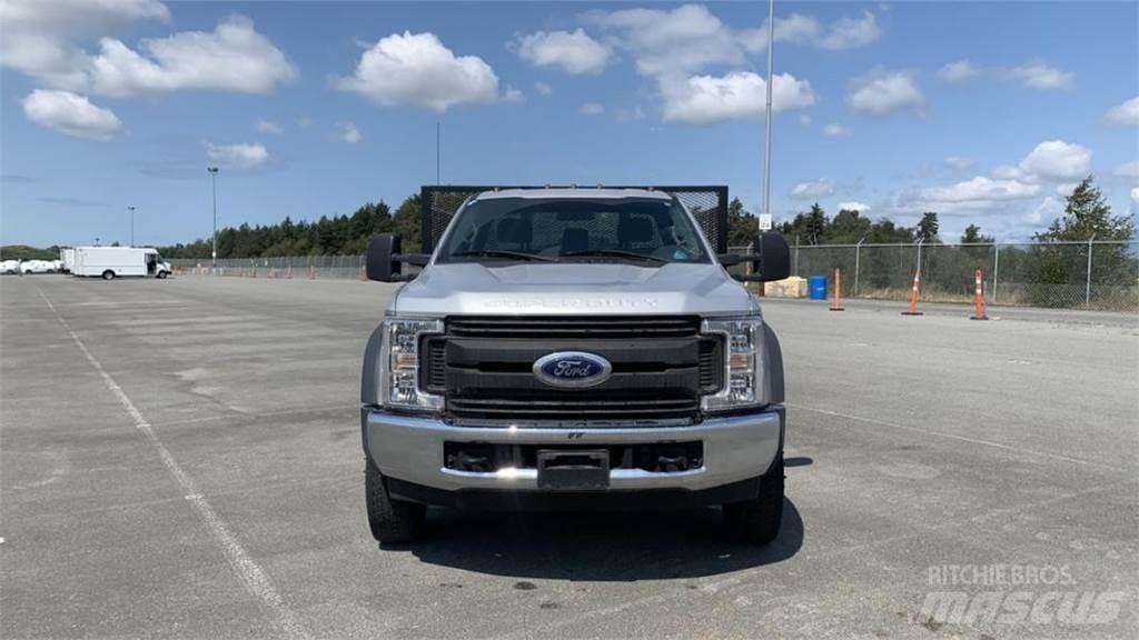 Ford F-550 Camiões estrado/caixa aberta