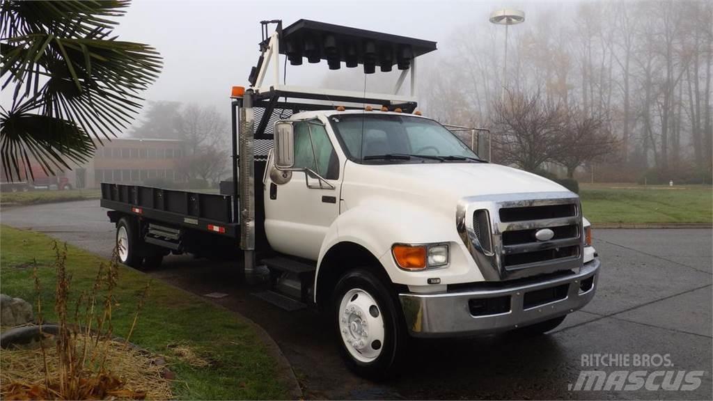 Ford F-750 Camiões estrado/caixa aberta