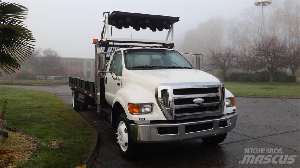 Ford F-750 Camiões estrado/caixa aberta