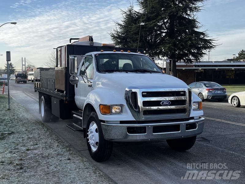 Ford F-750 Camiões estrado/caixa aberta