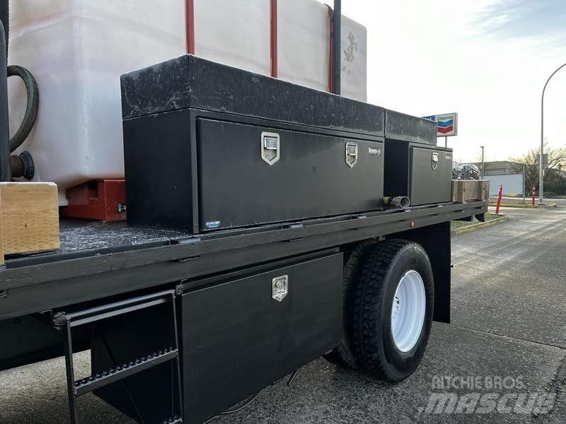 Ford F-750 Camiões estrado/caixa aberta