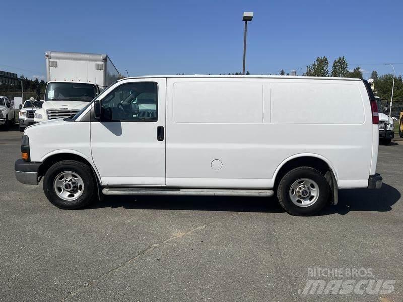 GMC Savana Carrinhas de caixa fechada