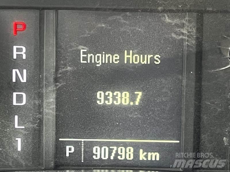 GMC Sierra 3500HD Camiões estrado/caixa aberta