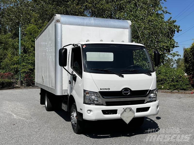 Hino 155 Carrinhas de caixa fechada