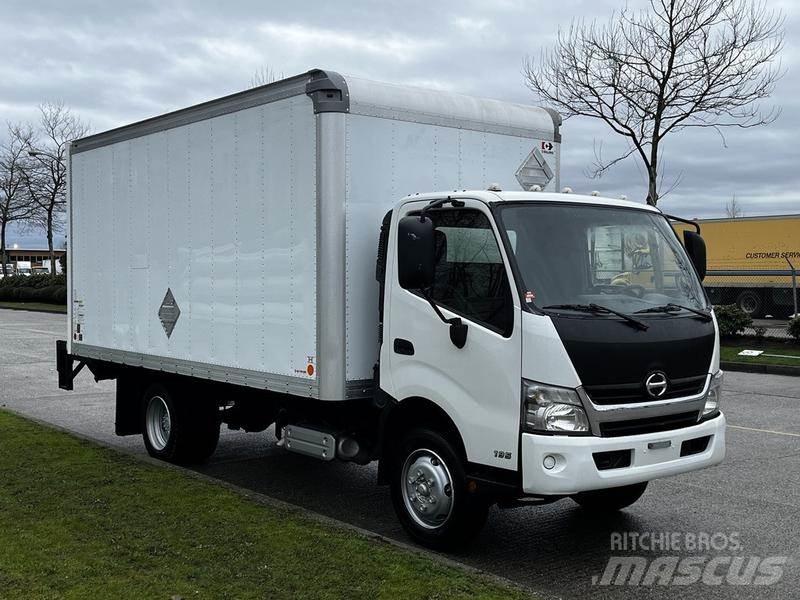 Hino 195 Carrinhas de caixa fechada