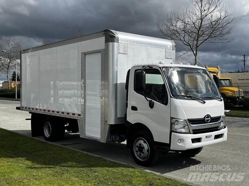 Hino 195 Carrinhas de caixa fechada