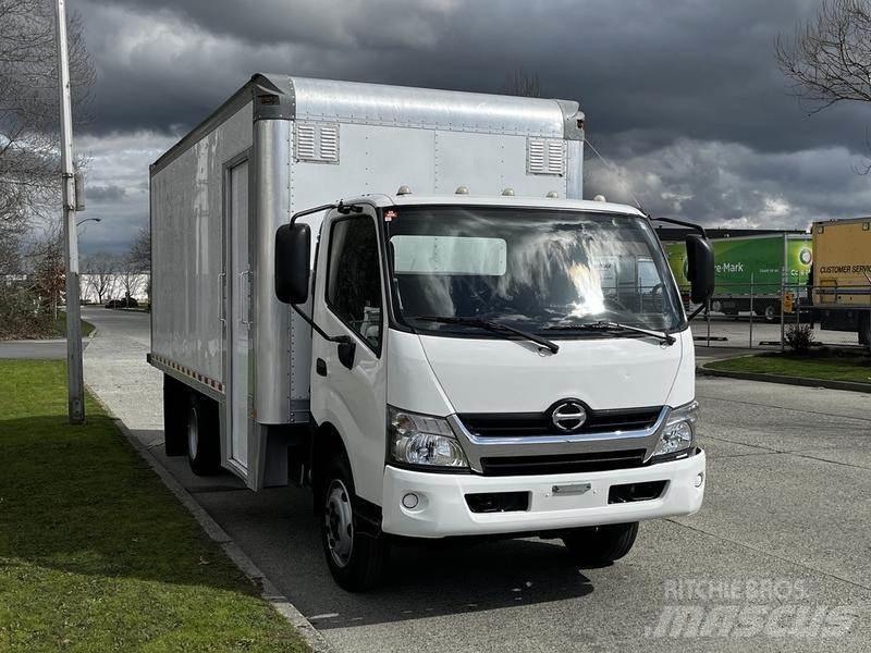 Hino 195 Carrinhas de caixa fechada