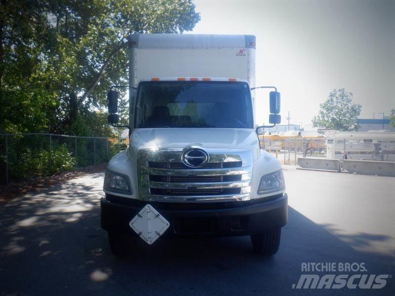 Hino 268 Carrinhas de caixa fechada