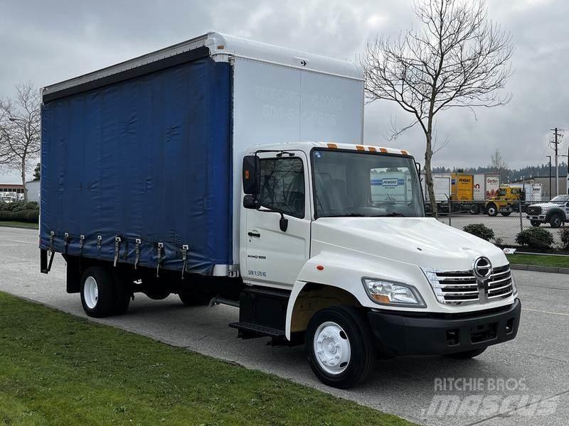 Hino 268 Carrinhas de caixa fechada