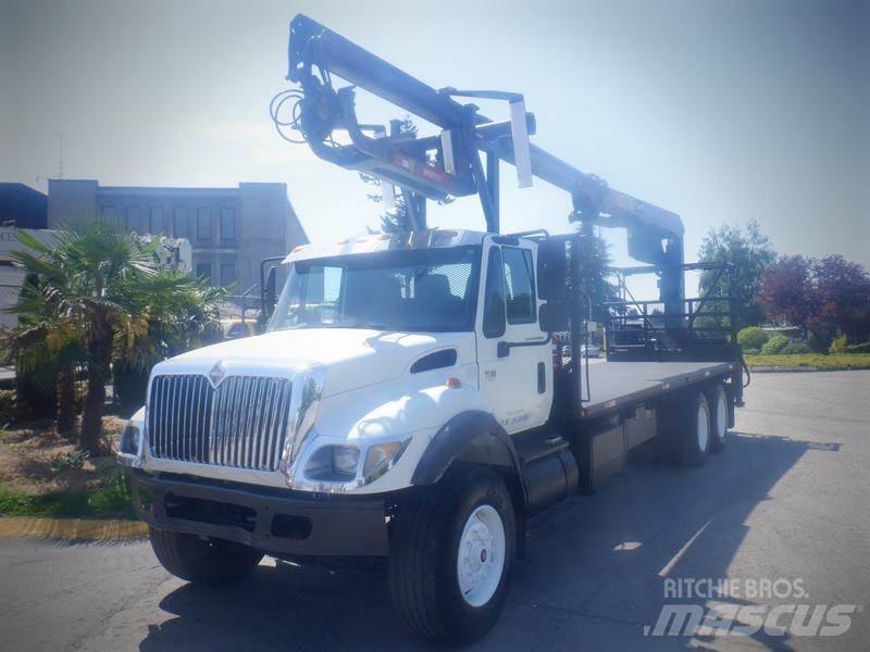 International 7500 Camiões grua