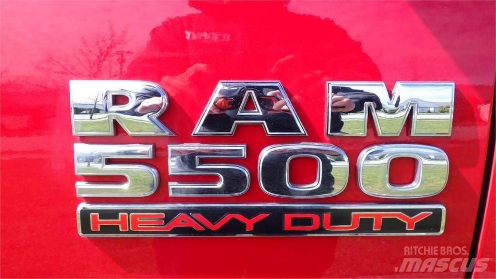 RAM 5500 Camiões estrado/caixa aberta